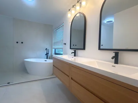 Primary bath photo